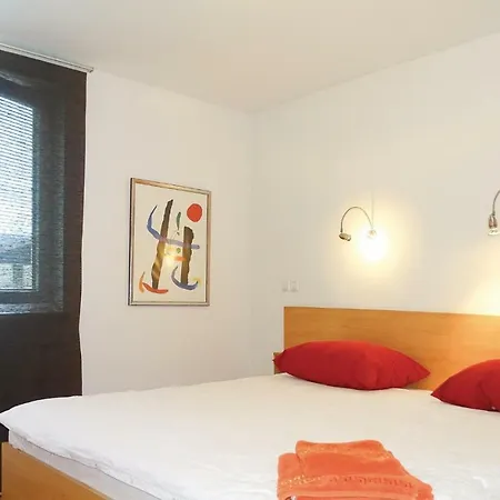 Apartment Amazing In With 2 Bedrooms And Wifi *